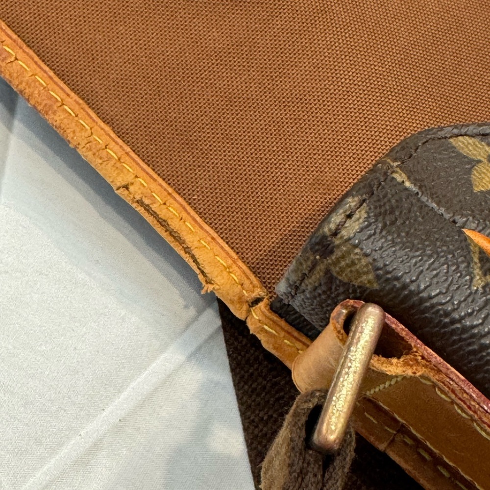 Authentic Louis Vuitton Bosphore Crossbody Bag - Picture 12 of 15